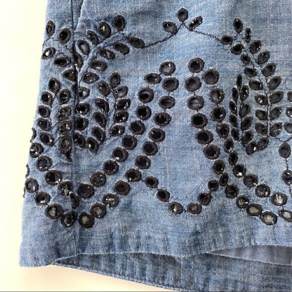 LOFT The  Riviera Short with eyelets design, 💯 cotton, petite - Picture 7 of 12